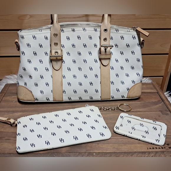 Vintage Dooney & Bourke Domed Satchel And Matching Accessories - Picture 2 of 10